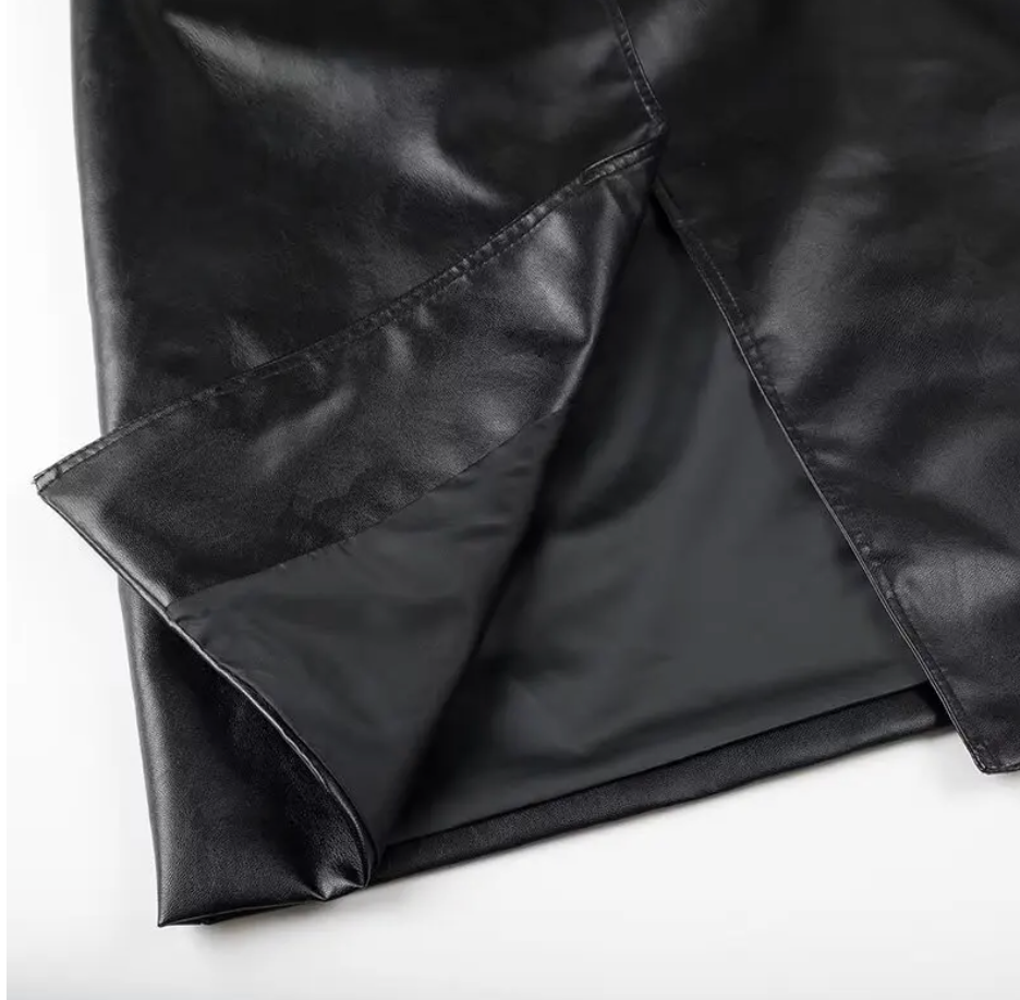 Sobretudo em Couro Geovanna