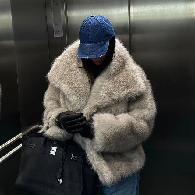 Casaco Feminino Peluciado Zabi