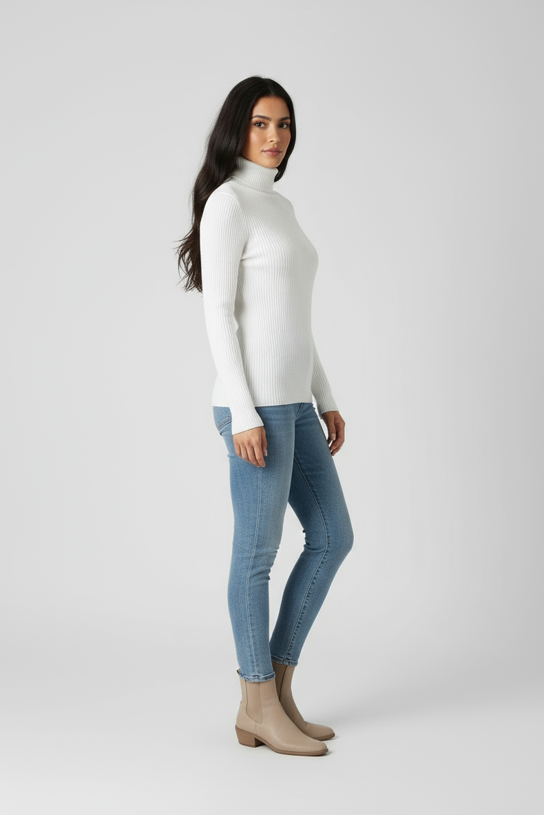 Mesma modelo corpo completo em pose frontal com suéter branco